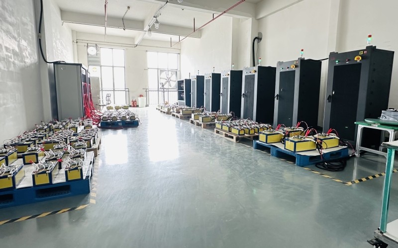 Derniers blogs de l'entreprise sur Pourquoi les batteries LiFePO4 ont-elles besoin d'un test de vieillissement?