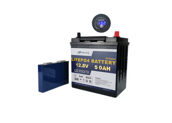 Évaluez une batterie de phosphate de fer de lithium de 12V 50Ah pour le véhicule électrique